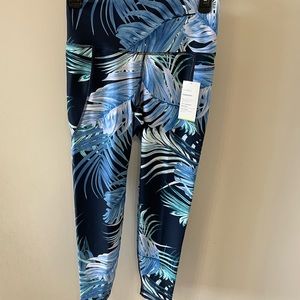 Old Navy 7/8 Length Side Pocket Activewear Leggings